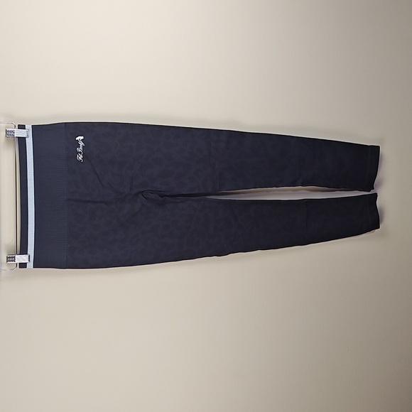 Fit Booty Sports Bra and Leggings Set - Picture 2 of 9